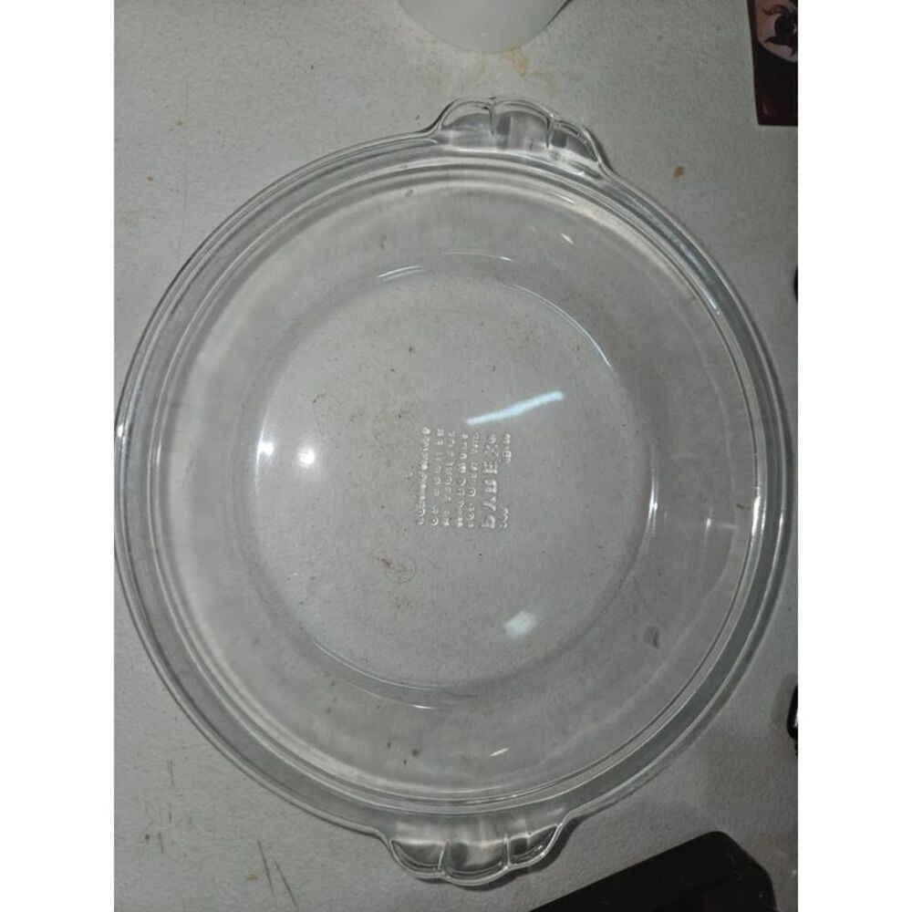 Pyrex #207 Pie Plate Glass 18cm with Scallop Handles USA